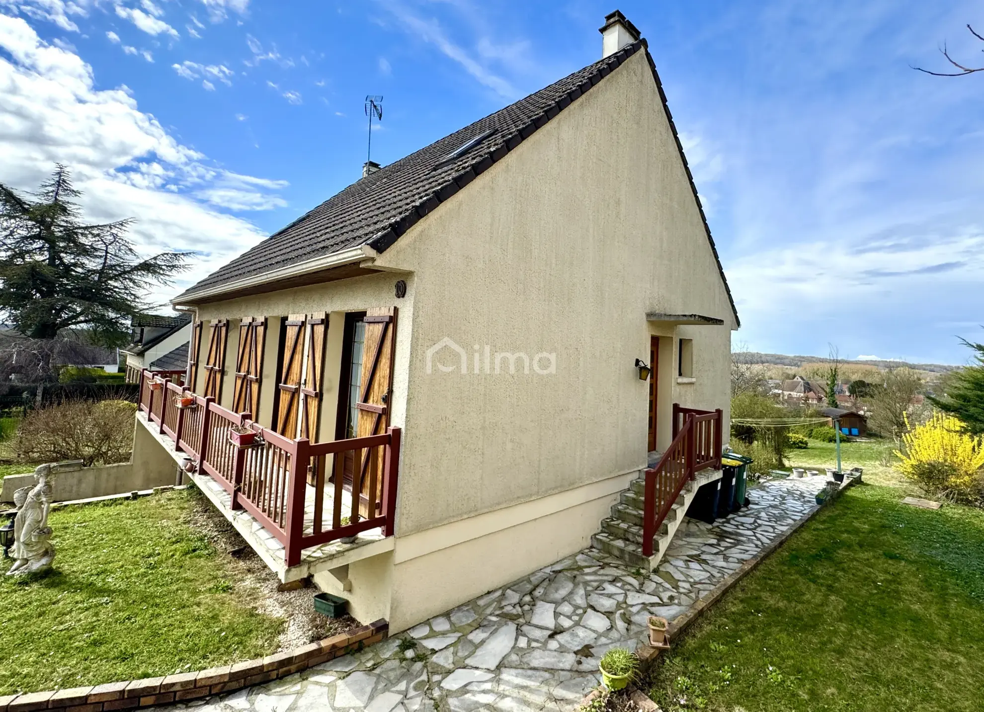 Maison 133 m2 à vendre à Crouy-sur-Ourcq avec vue village et terrain spacieux 