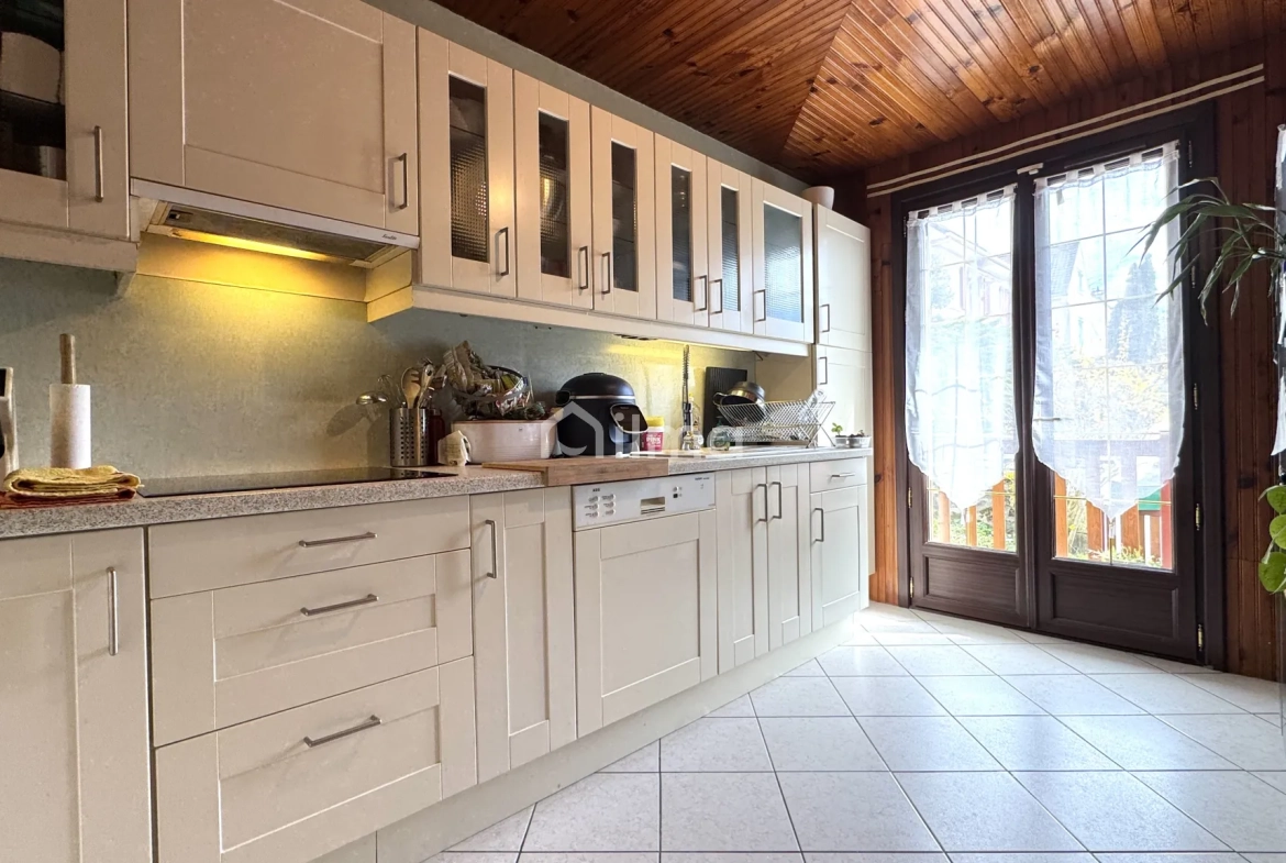 Maison 133 m2 à vendre à Crouy-sur-Ourcq avec vue village et terrain spacieux 