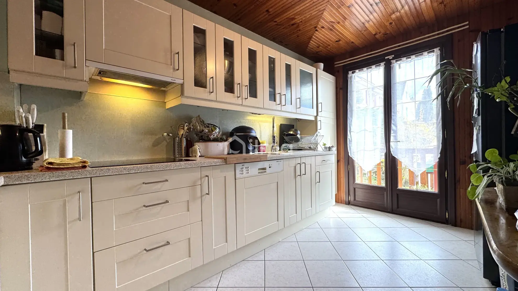Maison 133 m2 à vendre à Crouy-sur-Ourcq avec vue village et terrain spacieux 