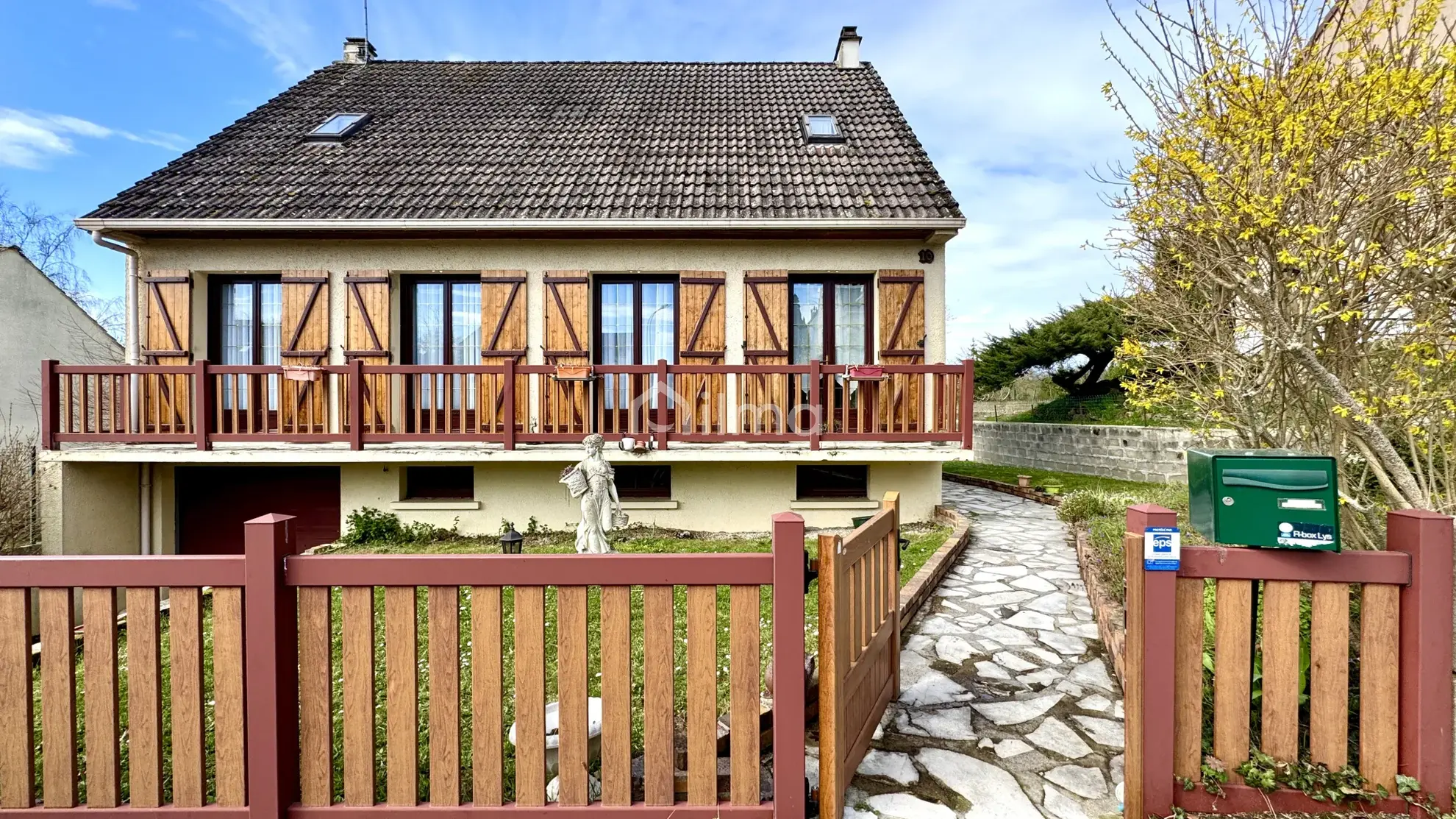 Maison 133 m2 à vendre à Crouy-sur-Ourcq avec vue village et terrain spacieux 