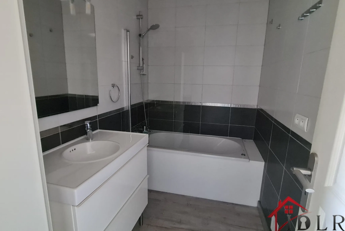 Maison de village rénovée de 78 m² avec terrasse à Chamouilley (52410) 