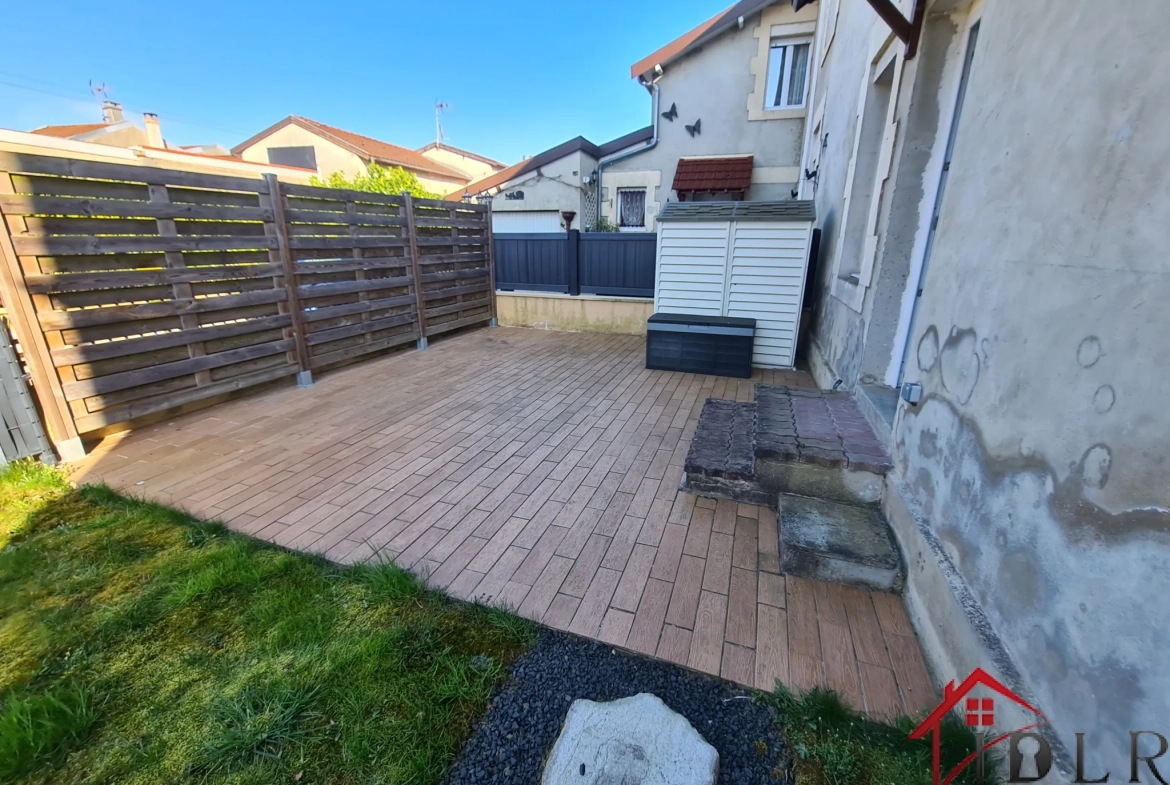 Maison de village rénovée de 78 m² avec terrasse à Chamouilley (52410) 