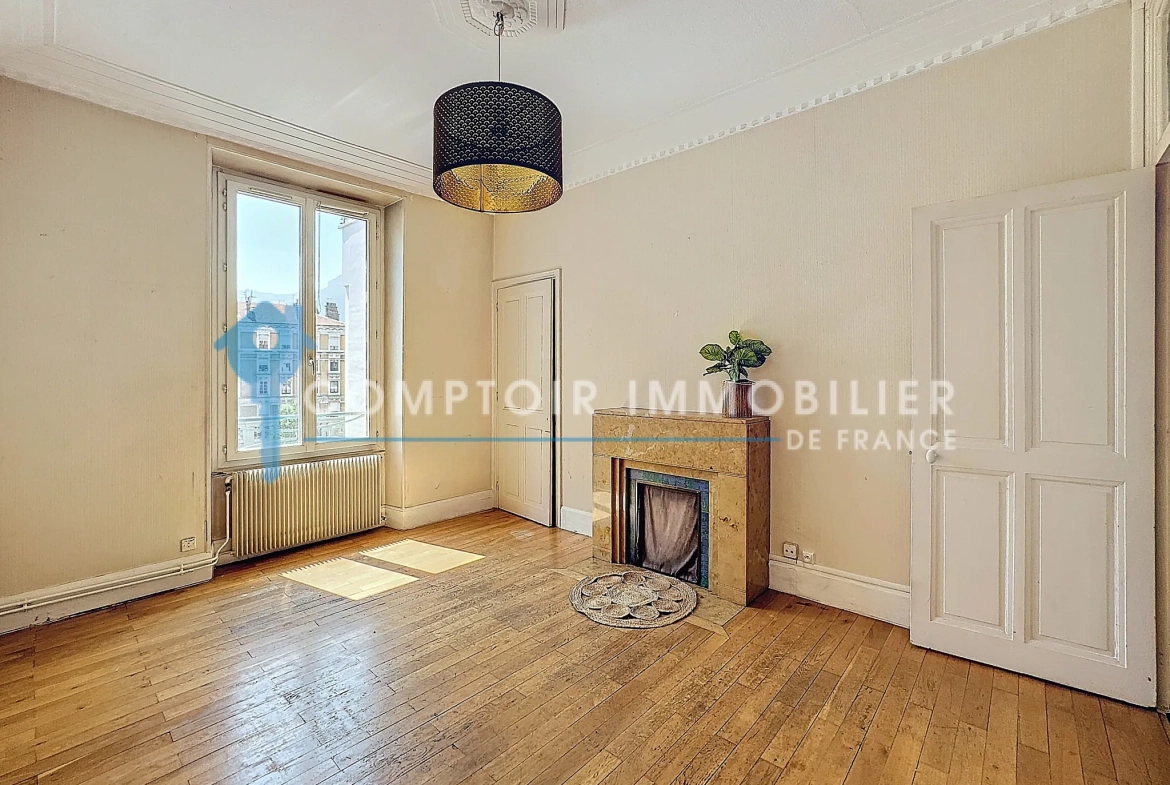 À vendre T2 lumineux de 50m² à Grenoble Championnet, idéal pour résidence ou investissement 