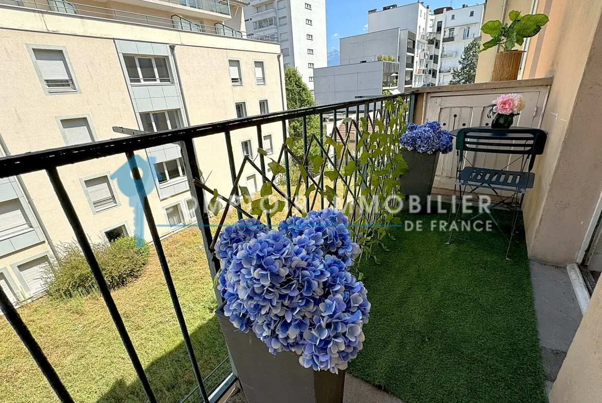 À vendre T2 lumineux de 50m² à Grenoble Championnet, idéal pour résidence ou investissement 