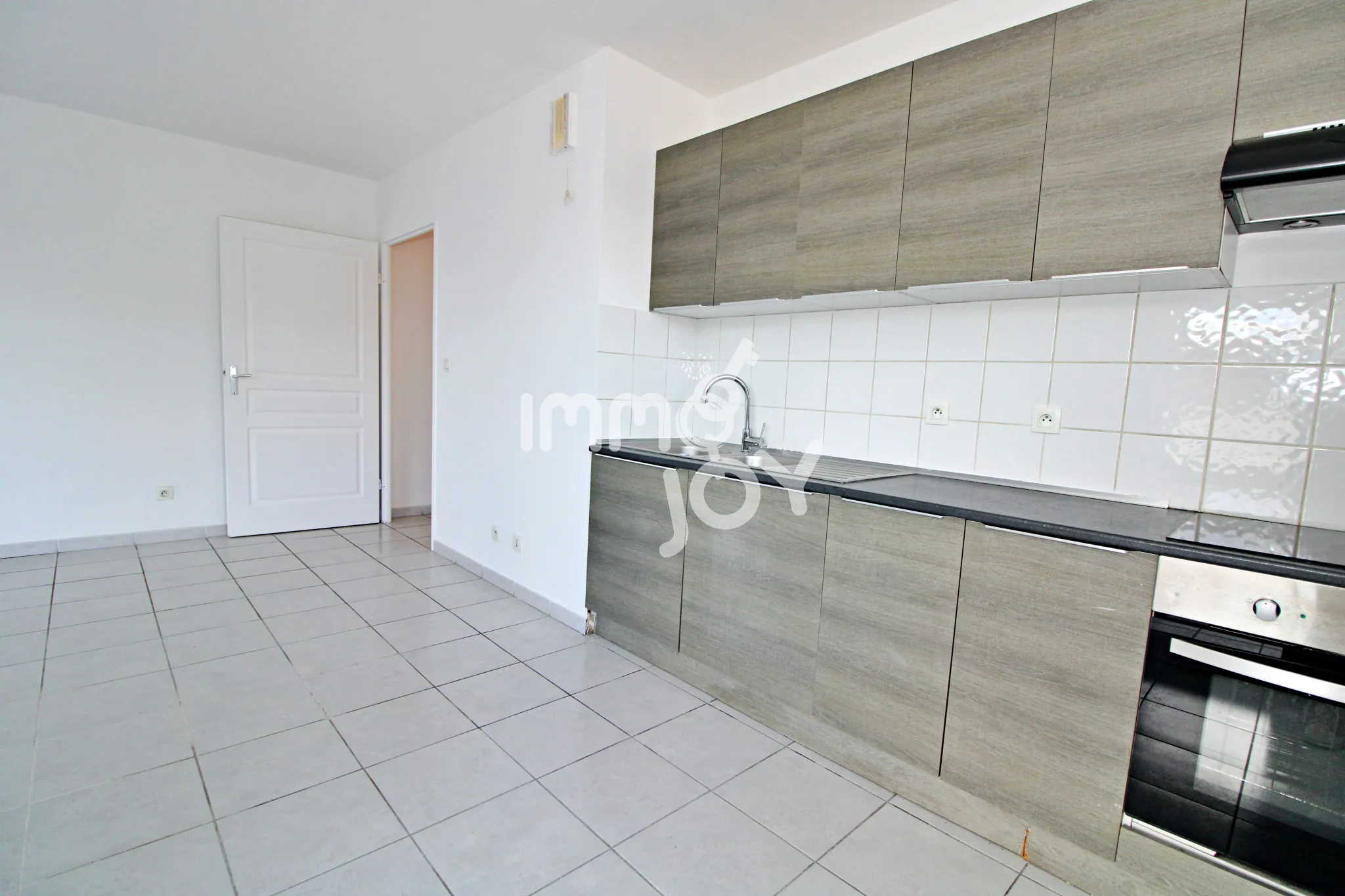 Appartement T3 en Vente à Béziers avec Terrasse et Parking 