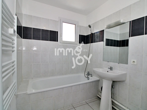 Appartement T3 en Vente à Béziers avec Terrasse et Parking 