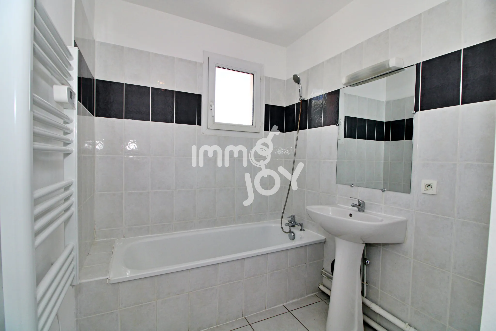 Appartement T3 en Vente à Béziers avec Terrasse et Parking 