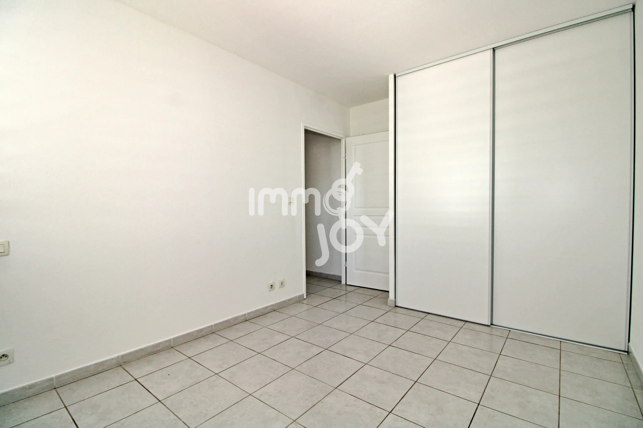 Appartement T3 en Vente à Béziers avec Terrasse et Parking 