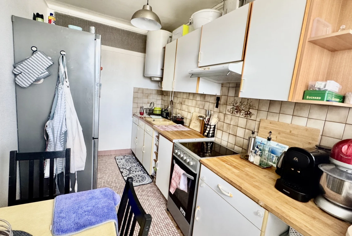 Appartement 4 pièces lumineux avec parking et cave à Mantes-la-Ville 