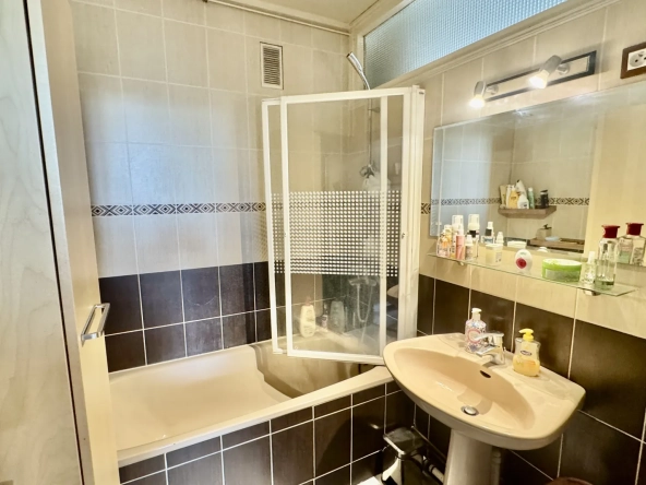 Appartement 4 pièces lumineux avec parking et cave à Mantes-la-Ville 
