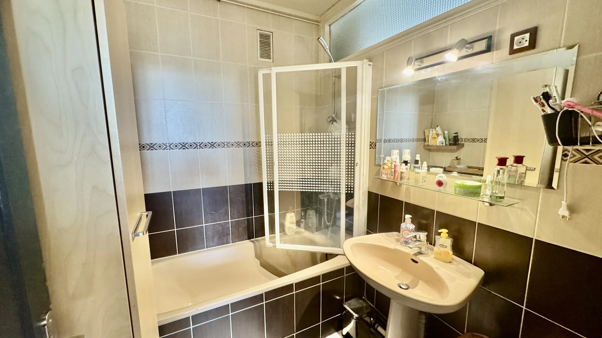 Appartement 4 pièces lumineux avec parking et cave à Mantes-la-Ville 