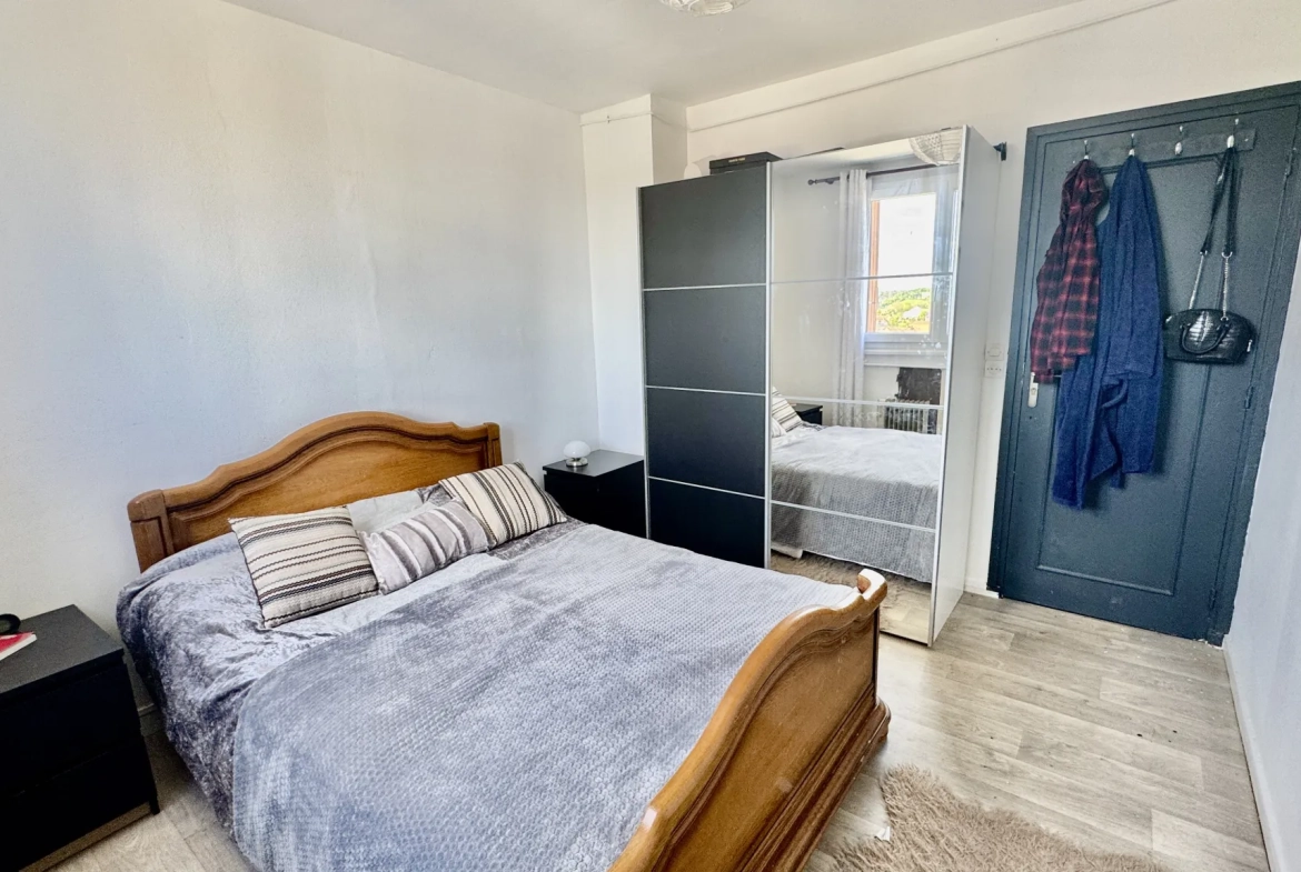 Appartement 4 pièces lumineux avec parking et cave à Mantes-la-Ville 