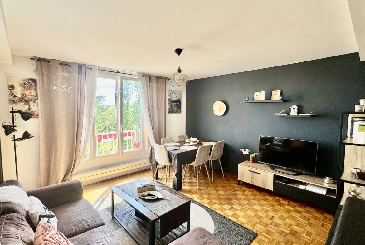 Appartement 4 pièces lumineux avec parking et cave à Mantes-la-Ville 