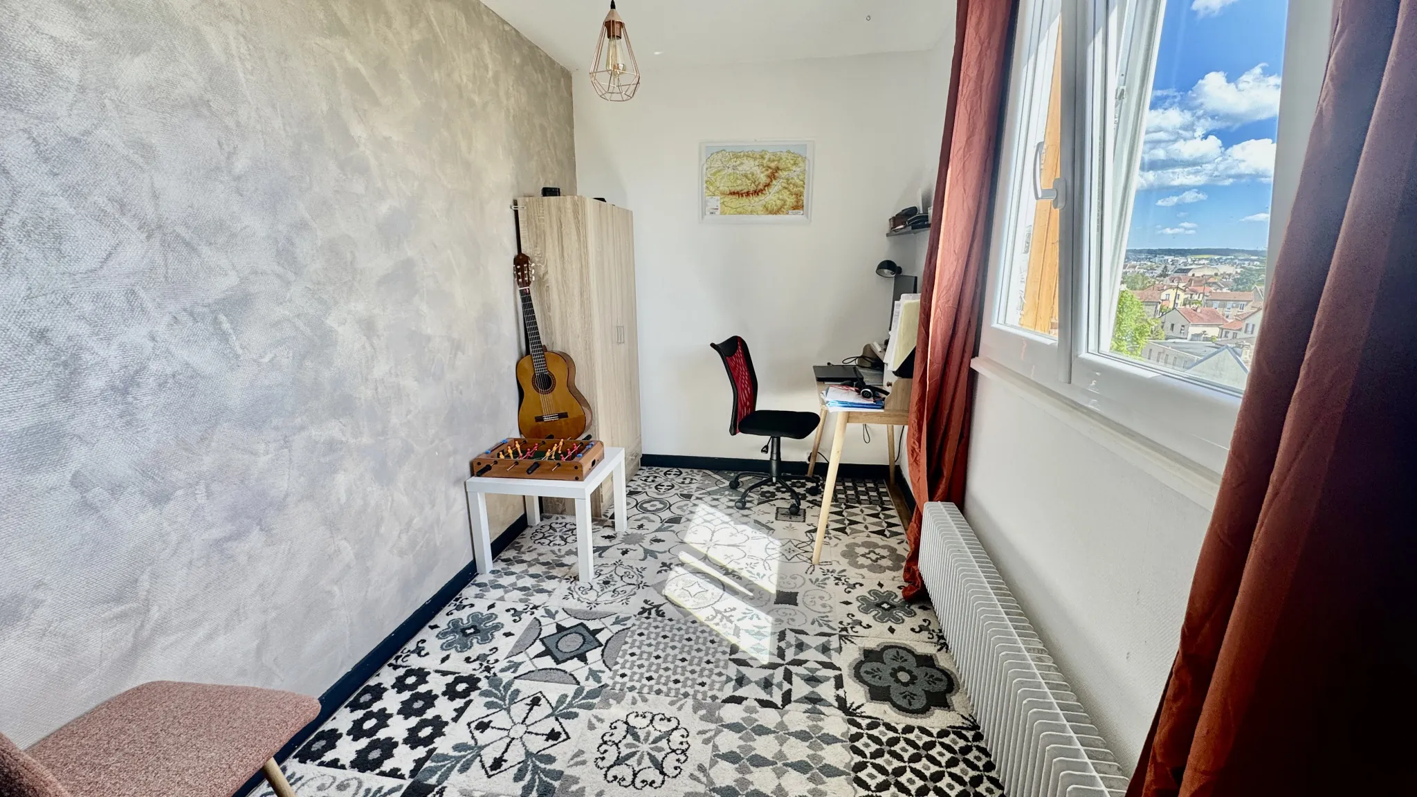 Appartement 4 pièces lumineux avec parking et cave à Mantes-la-Ville 