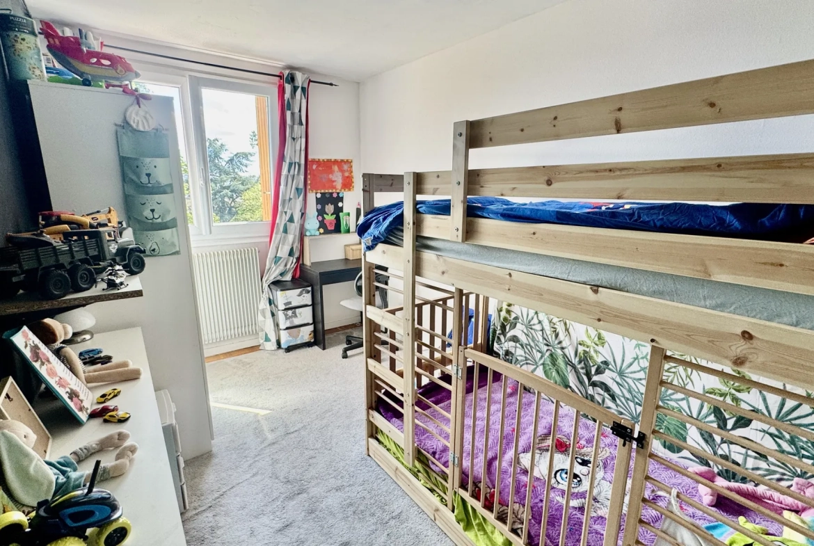 Appartement 4 pièces lumineux avec parking et cave à Mantes-la-Ville 
