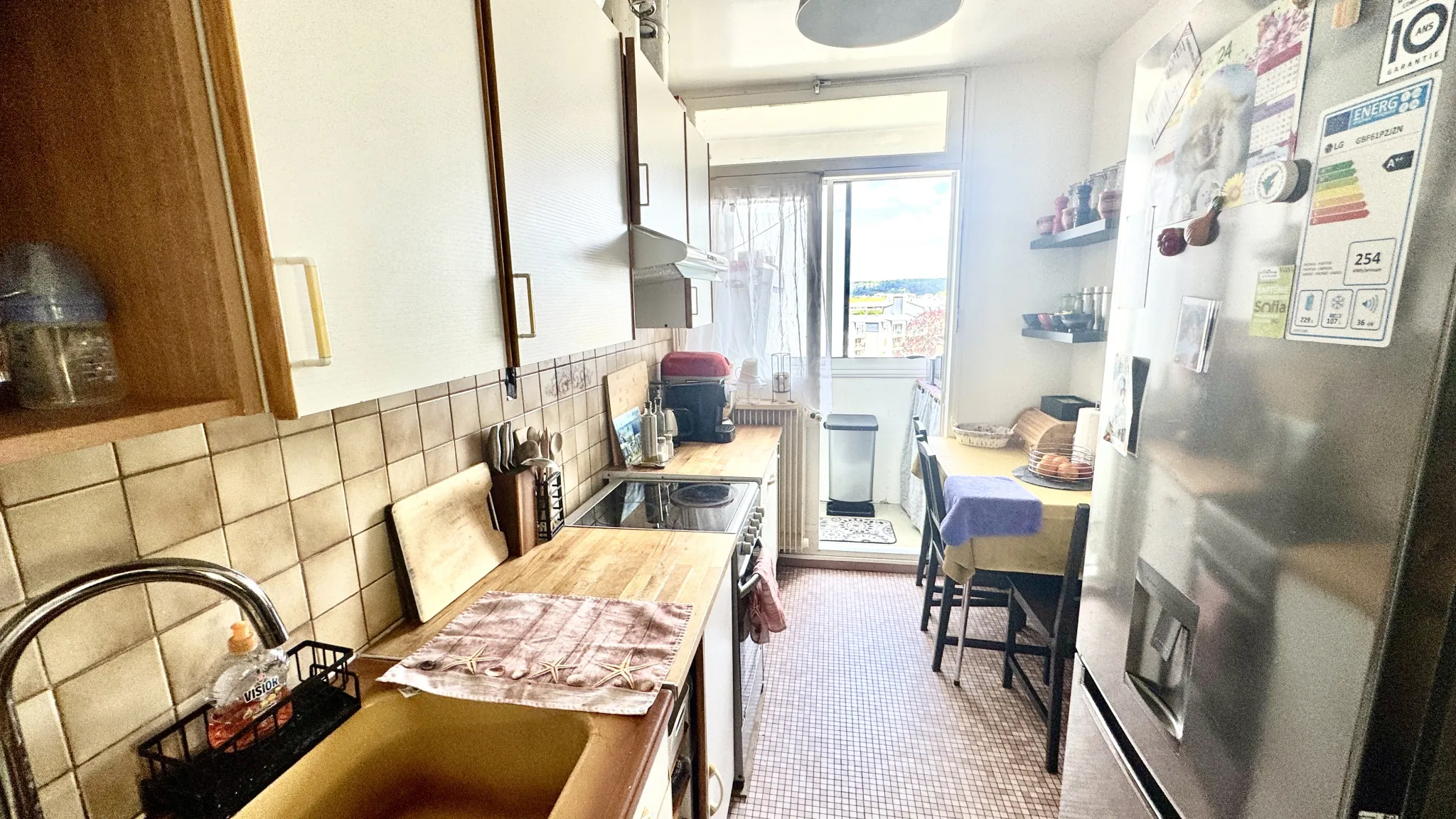 Appartement 4 pièces lumineux avec parking et cave à Mantes-la-Ville 