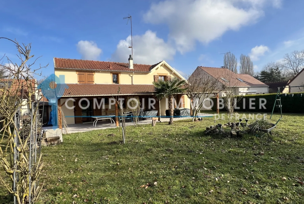 Charmante maison individuelle à Vayres-sur-Essonne avec terrasse et garage 