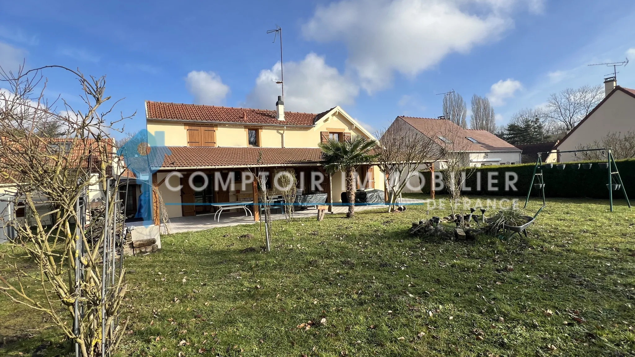 Charmante maison individuelle à Vayres-sur-Essonne avec terrasse et garage 