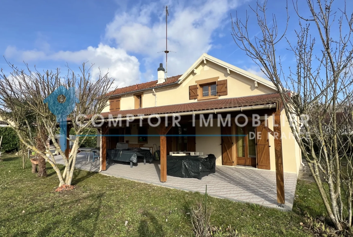 Charmante maison individuelle à Vayres-sur-Essonne avec terrasse et garage 