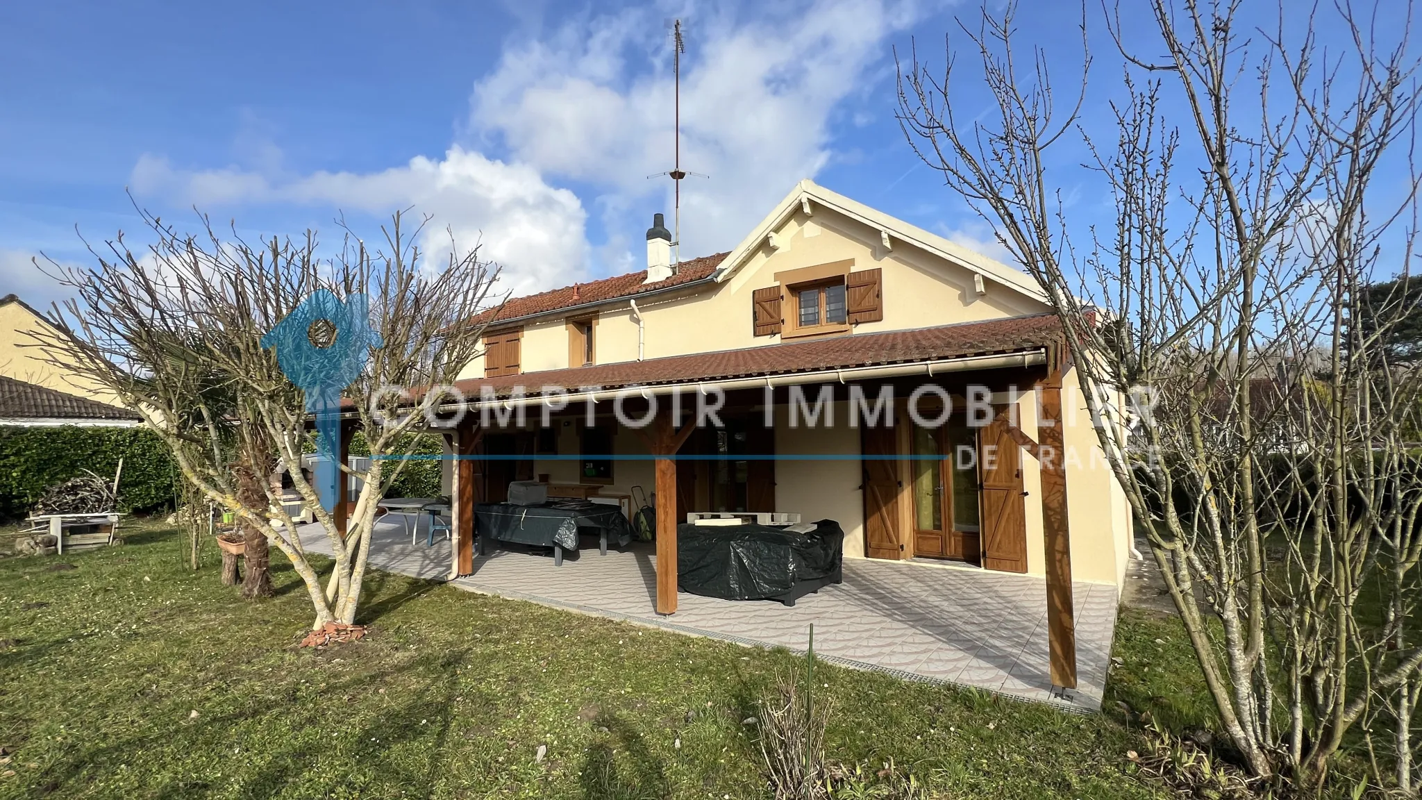 Charmante maison individuelle à Vayres-sur-Essonne avec terrasse et garage 