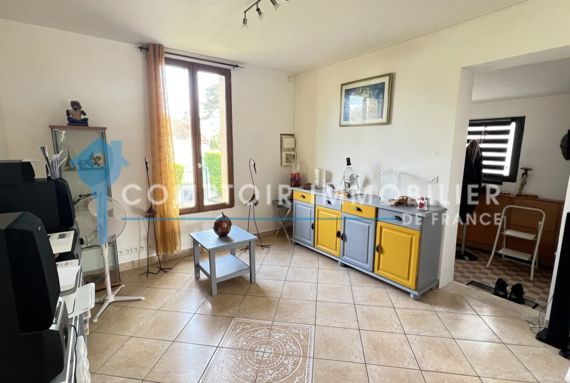 Charmante maison individuelle à Vayres-sur-Essonne avec terrasse et garage 