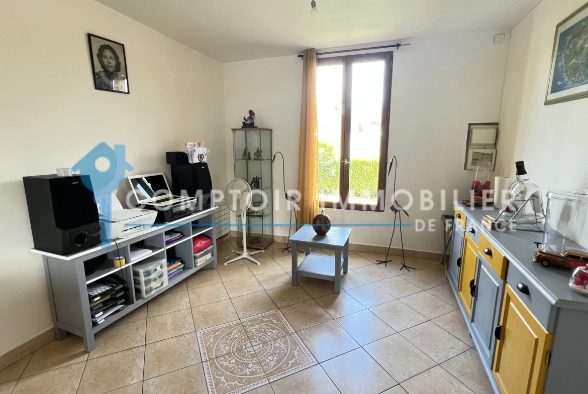 Charmante maison individuelle à Vayres-sur-Essonne avec terrasse et garage 