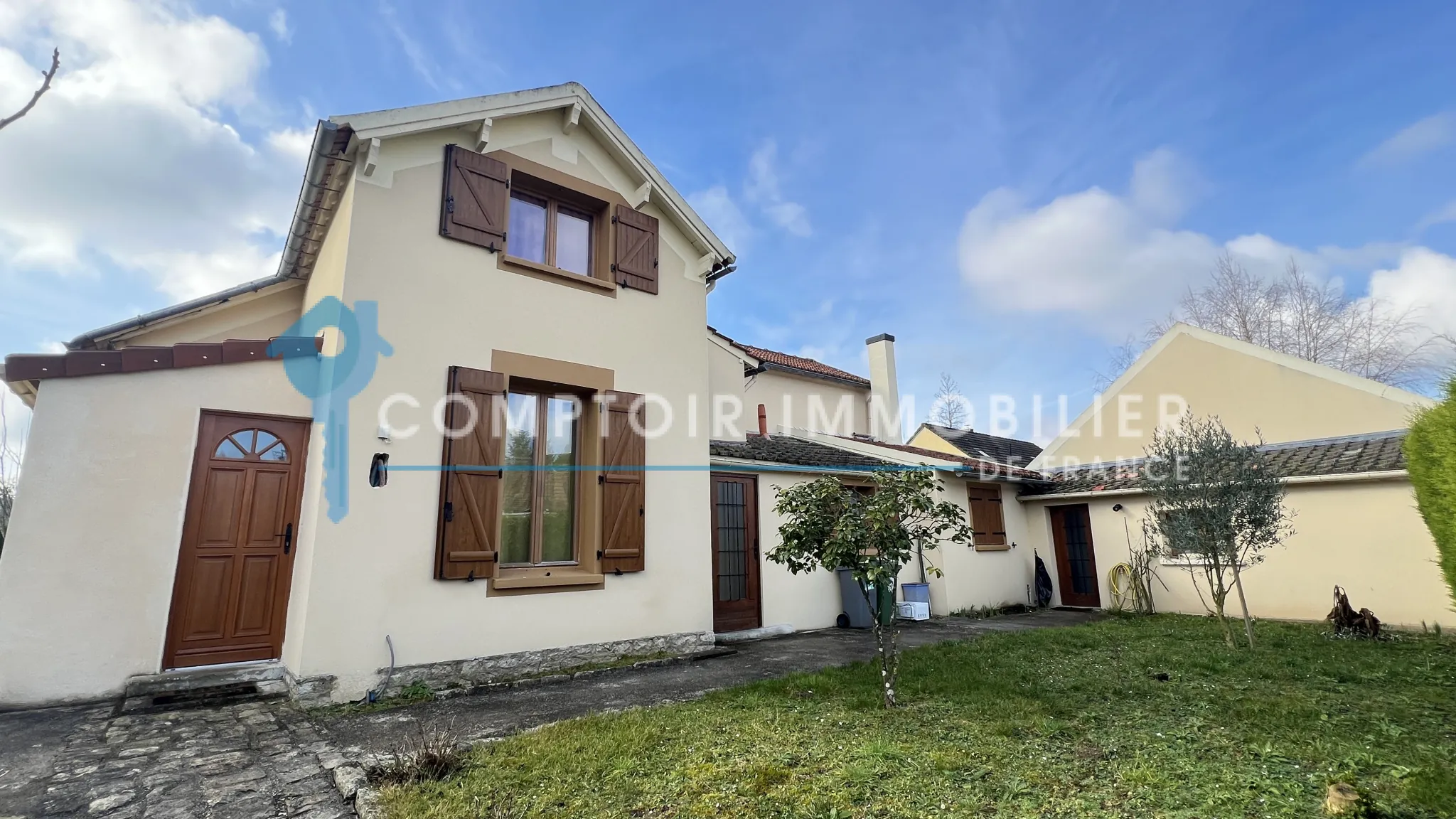 Charmante maison individuelle à Vayres-sur-Essonne avec terrasse et garage 