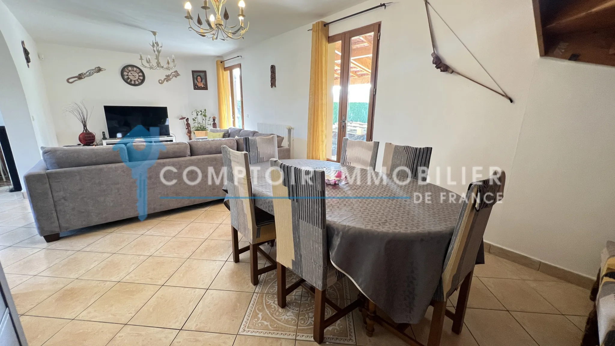 Charmante maison individuelle à Vayres-sur-Essonne avec terrasse et garage 