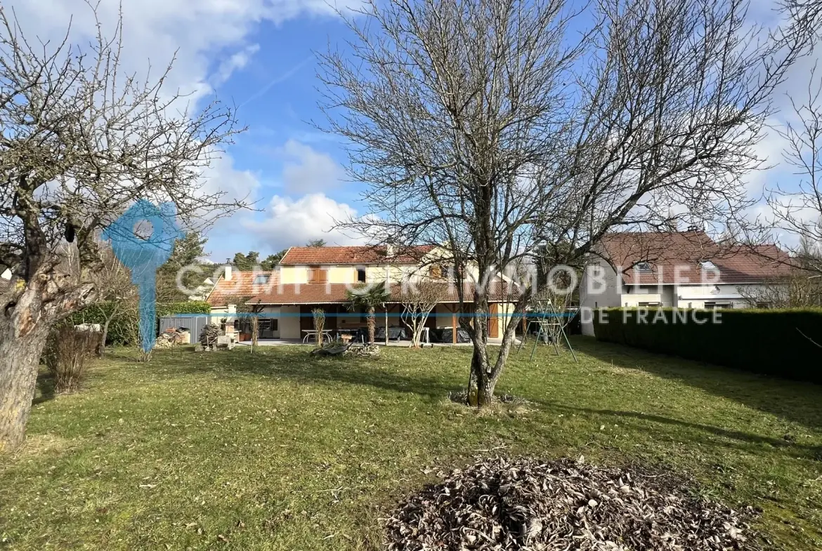 Charmante maison individuelle à Vayres-sur-Essonne avec terrasse et garage 