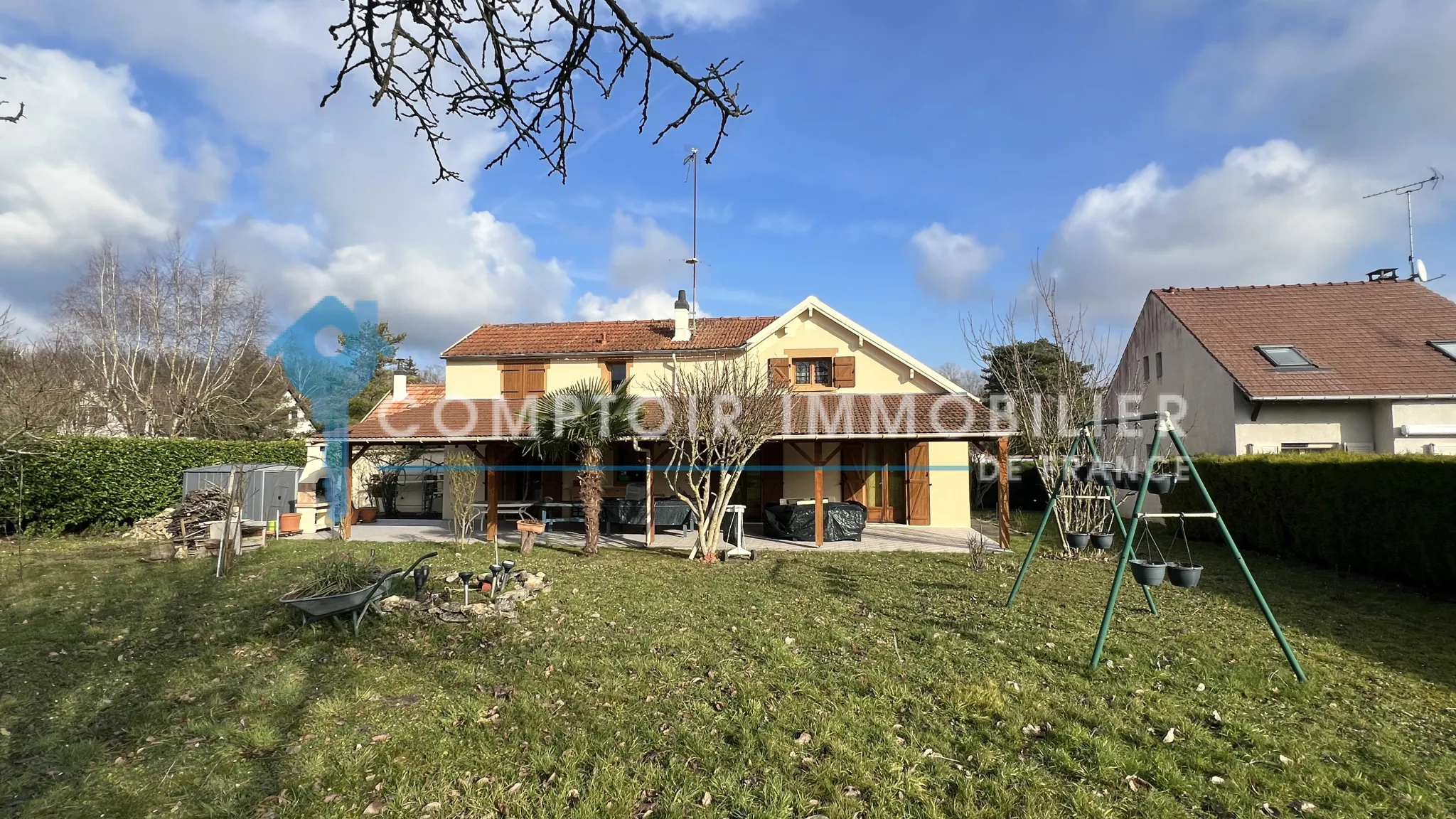 Charmante maison individuelle à Vayres-sur-Essonne avec terrasse et garage 