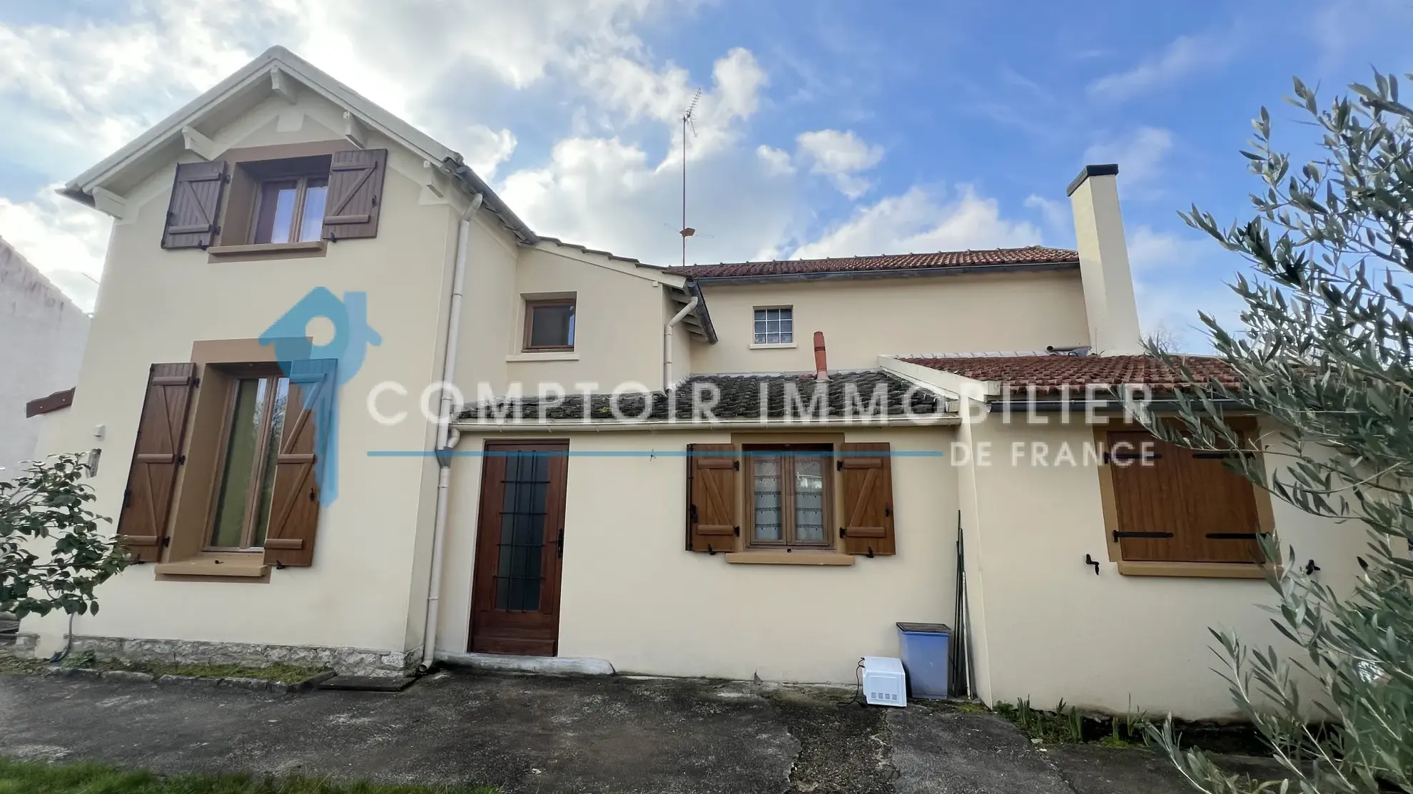 Charmante maison individuelle à Vayres-sur-Essonne avec terrasse et garage 
