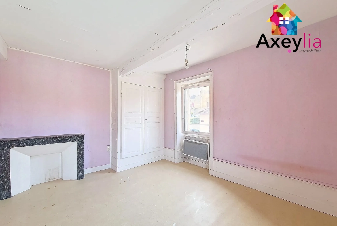 Maison à vendre à Mélay — Rénovation et potentiel avec garage large 
