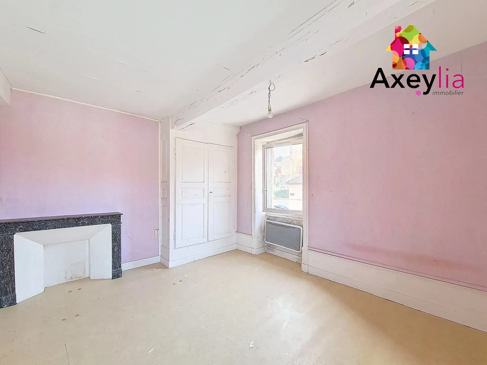 Maison à vendre à Mélay — Rénovation et potentiel avec garage large 