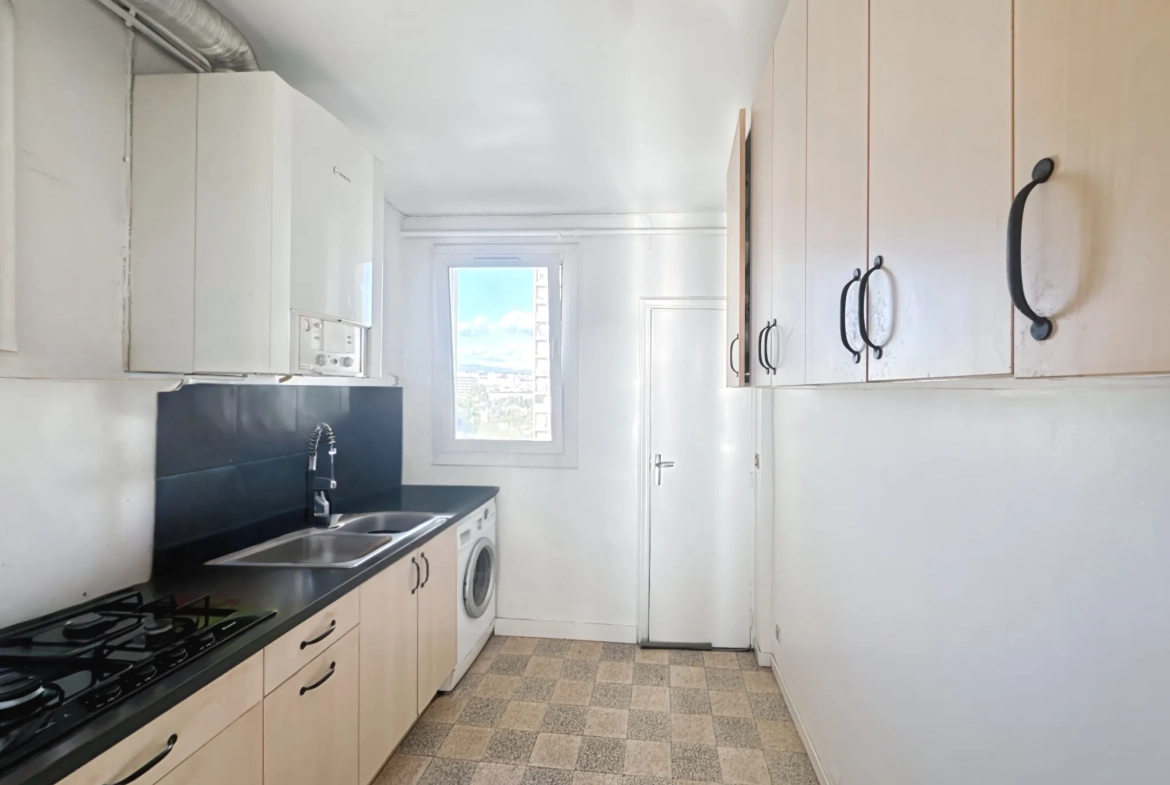 Bel appartement de 54,92m² à Marseille, 2 chambres, balcon, dernier étage, rénovation récente 