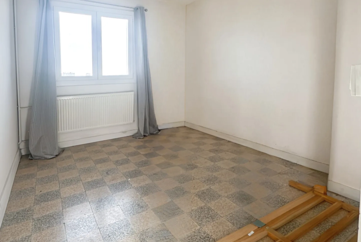 Bel appartement de 54,92m² à Marseille, 2 chambres, balcon, dernier étage, rénovation récente 
