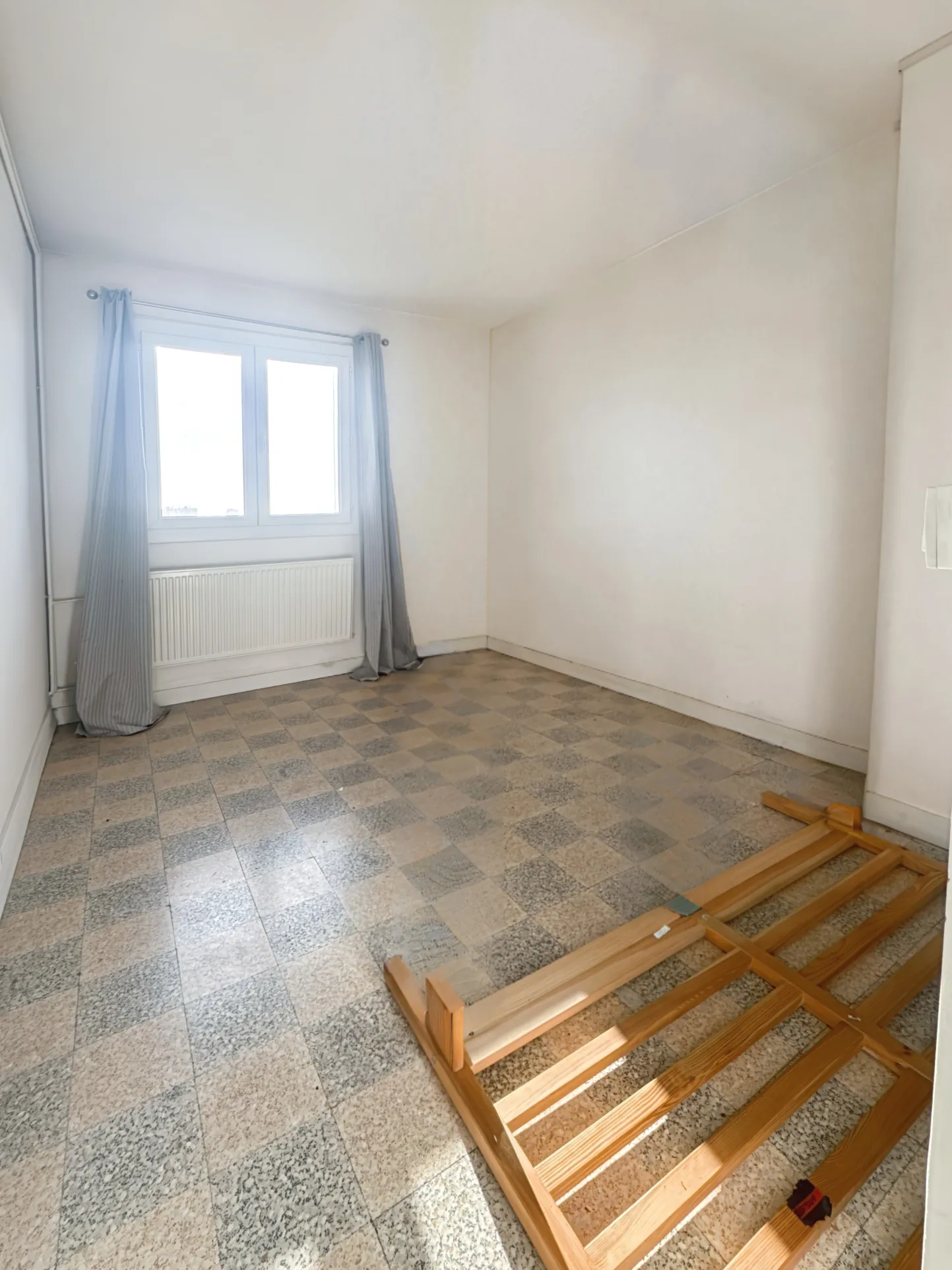 Bel appartement de 54,92m² à Marseille, 2 chambres, balcon, dernier étage, rénovation récente 