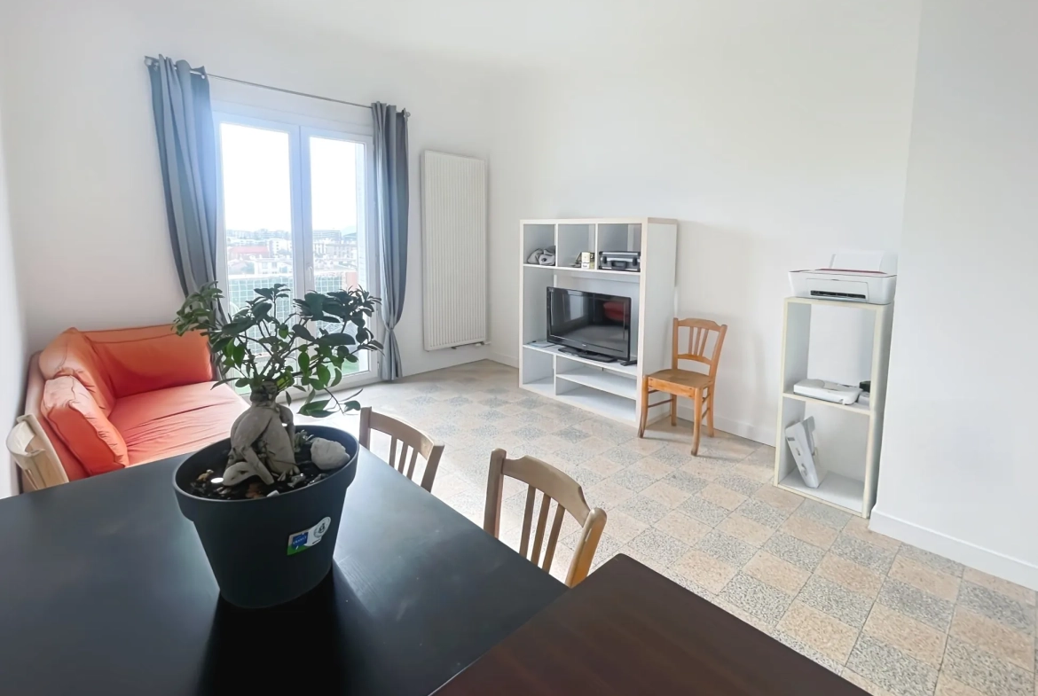 Bel appartement de 54,92m² à Marseille, 2 chambres, balcon, dernier étage, rénovation récente 