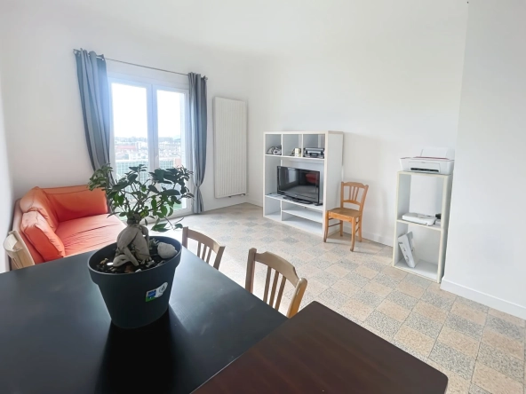 Bel appartement de 54,92m² à Marseille, 2 chambres, balcon, dernier étage, rénovation récente