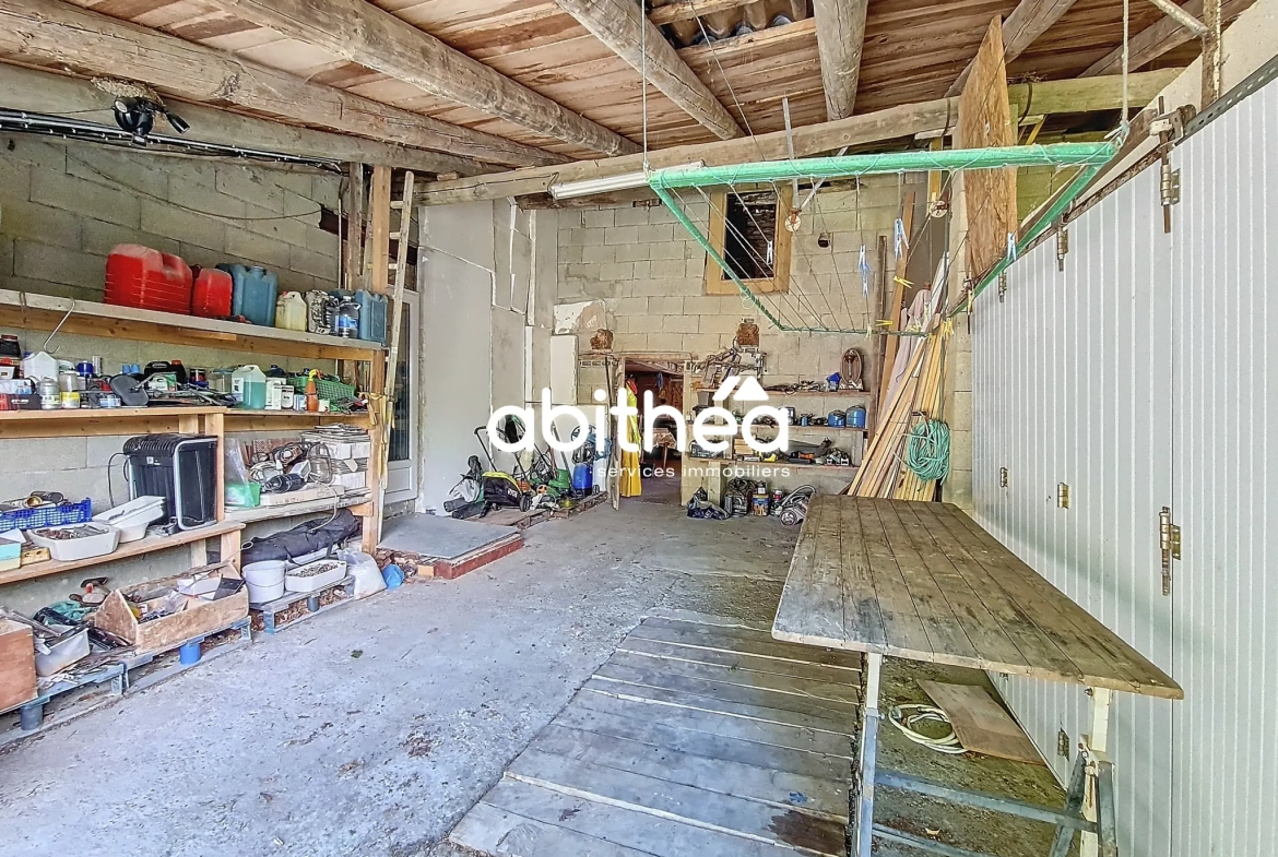Maison de 160 m² avec 3 chambres et jardin à Brie-sous-Mortagne 