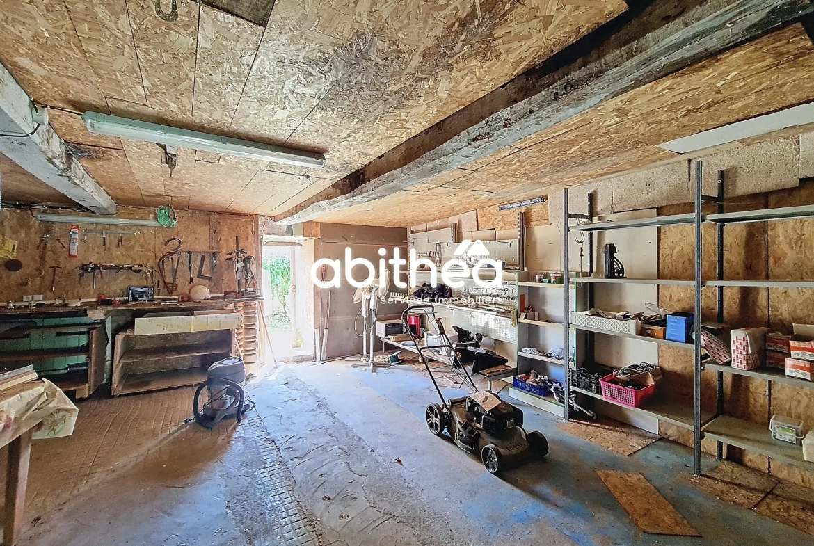 Maison de 160 m² avec 3 chambres et jardin à Brie-sous-Mortagne 