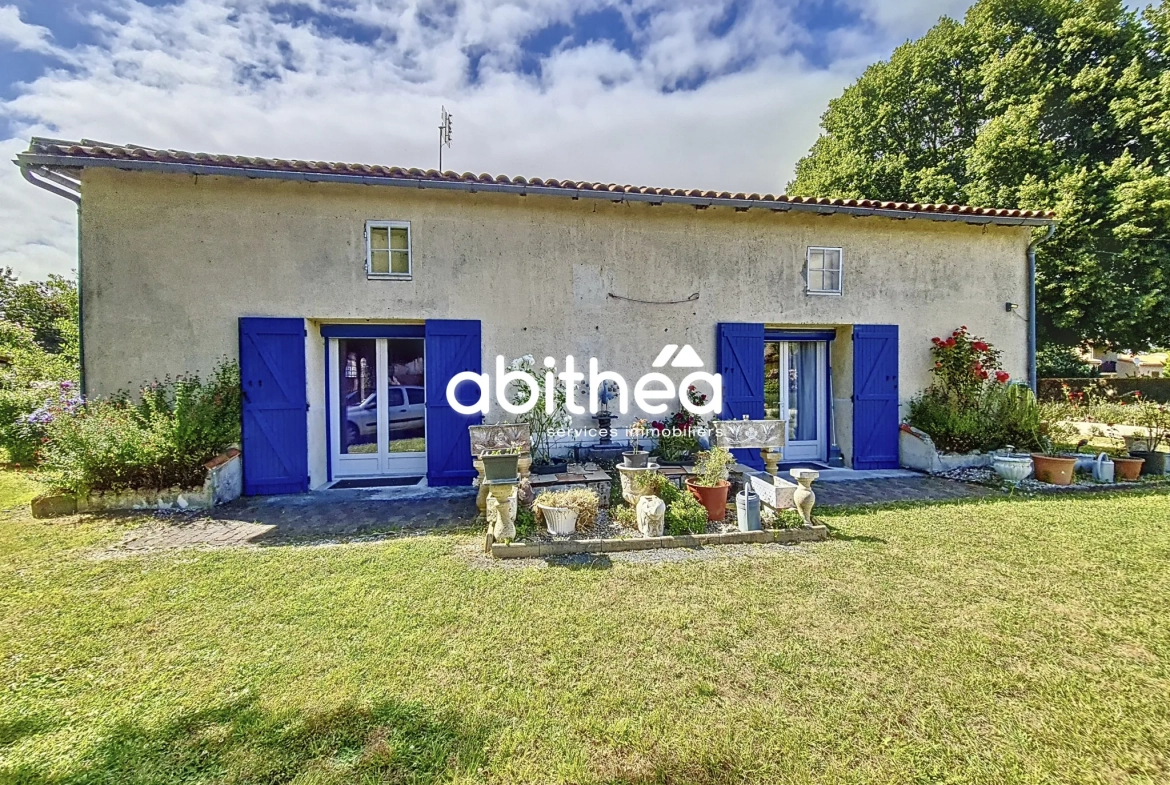 Maison de 160 m² avec 3 chambres et jardin à Brie-sous-Mortagne 
