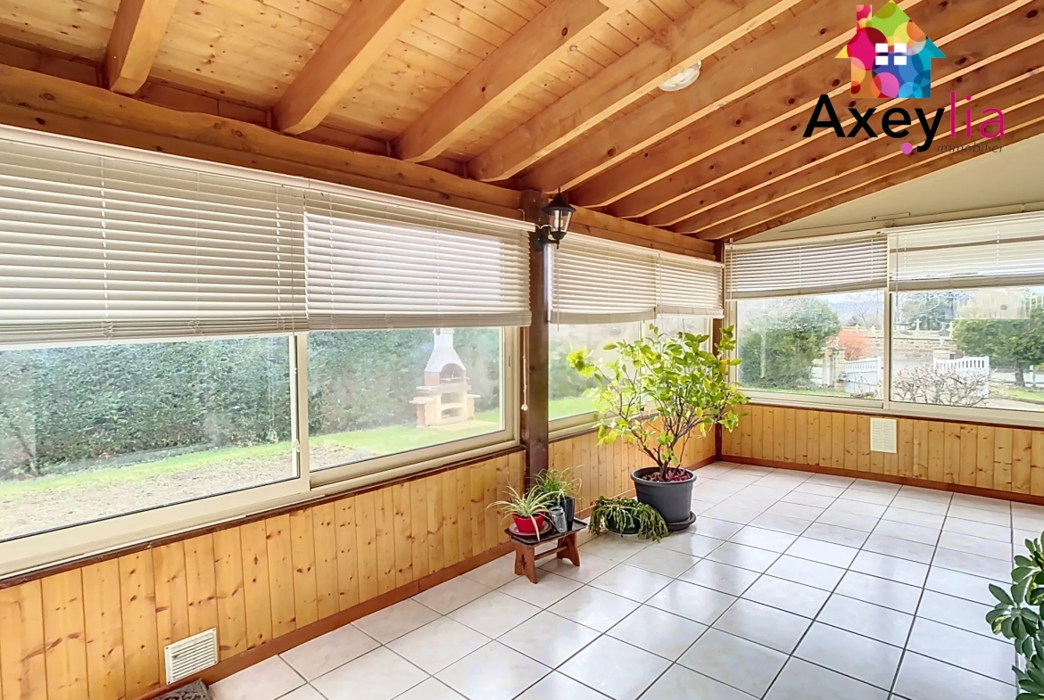 Belle maison avec 3 chambres, garage et terrain constructible à Saint-Romain-la-Motte 