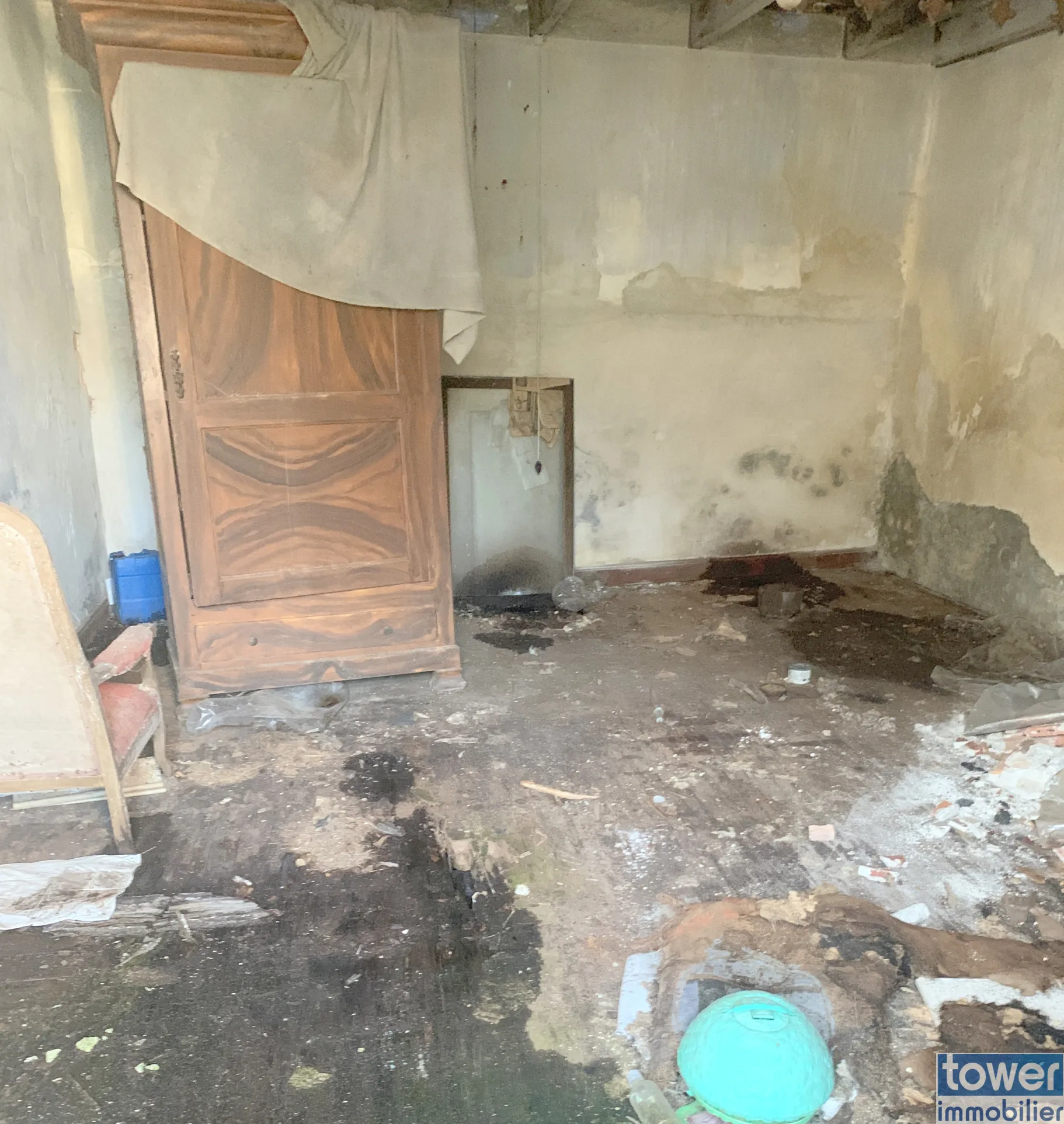 Maison à rénover de 90 m² avec dépendances à Matha (17160) 