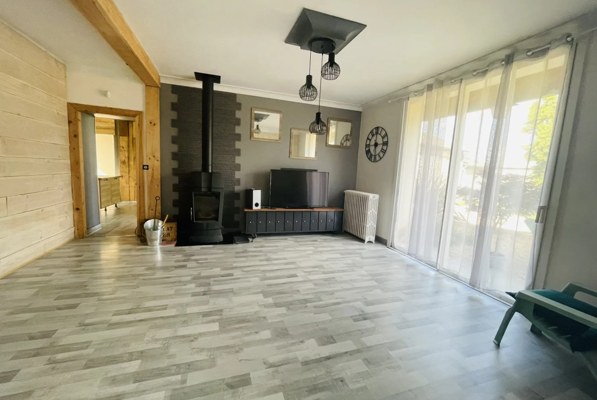 Belle maison familiale avec grand terrain à Cuhon, calme et potentielle extension 