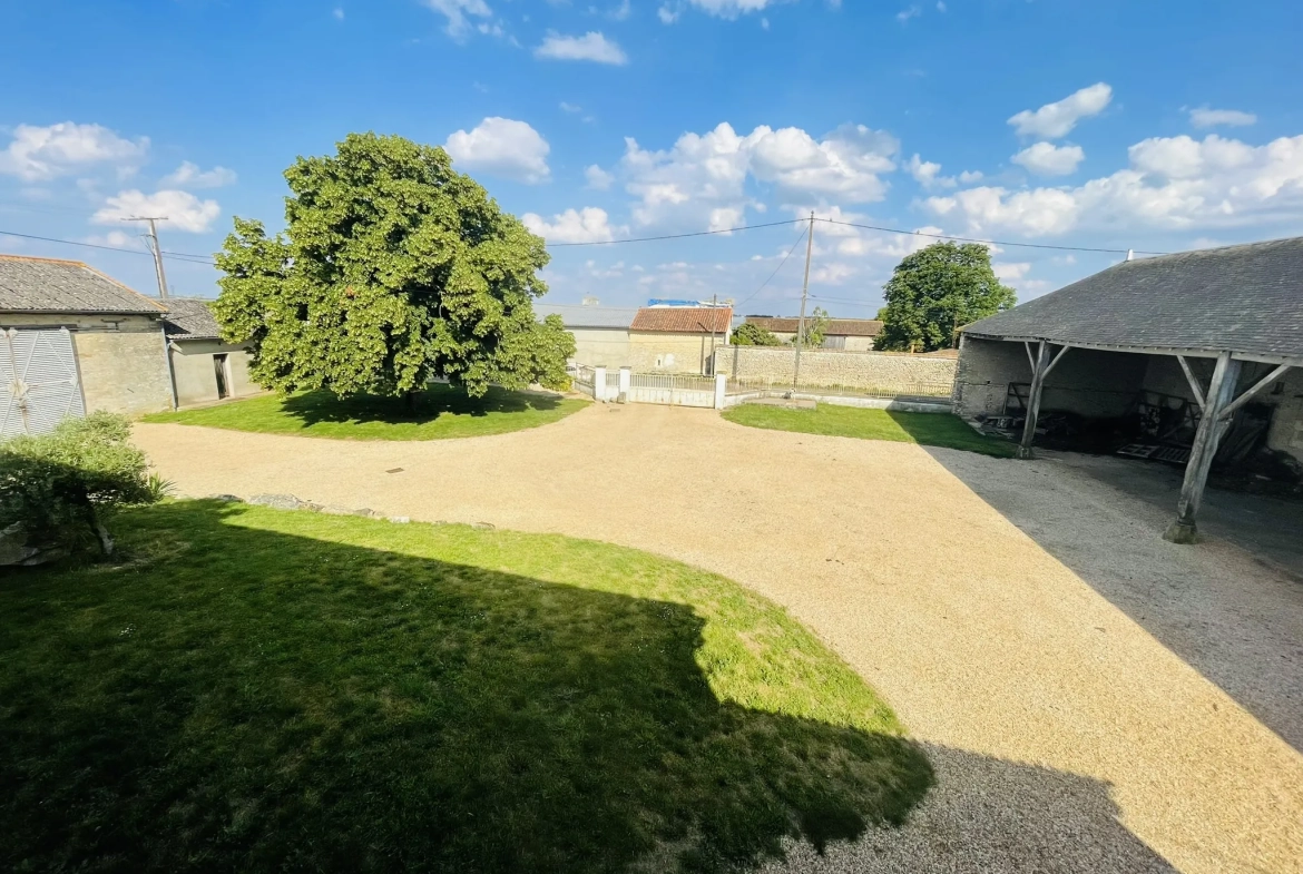 Belle maison familiale avec grand terrain à Cuhon, calme et potentielle extension 