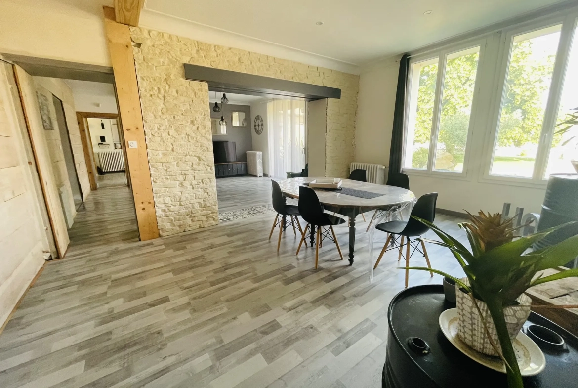 Belle maison familiale avec grand terrain à Cuhon, calme et potentielle extension 