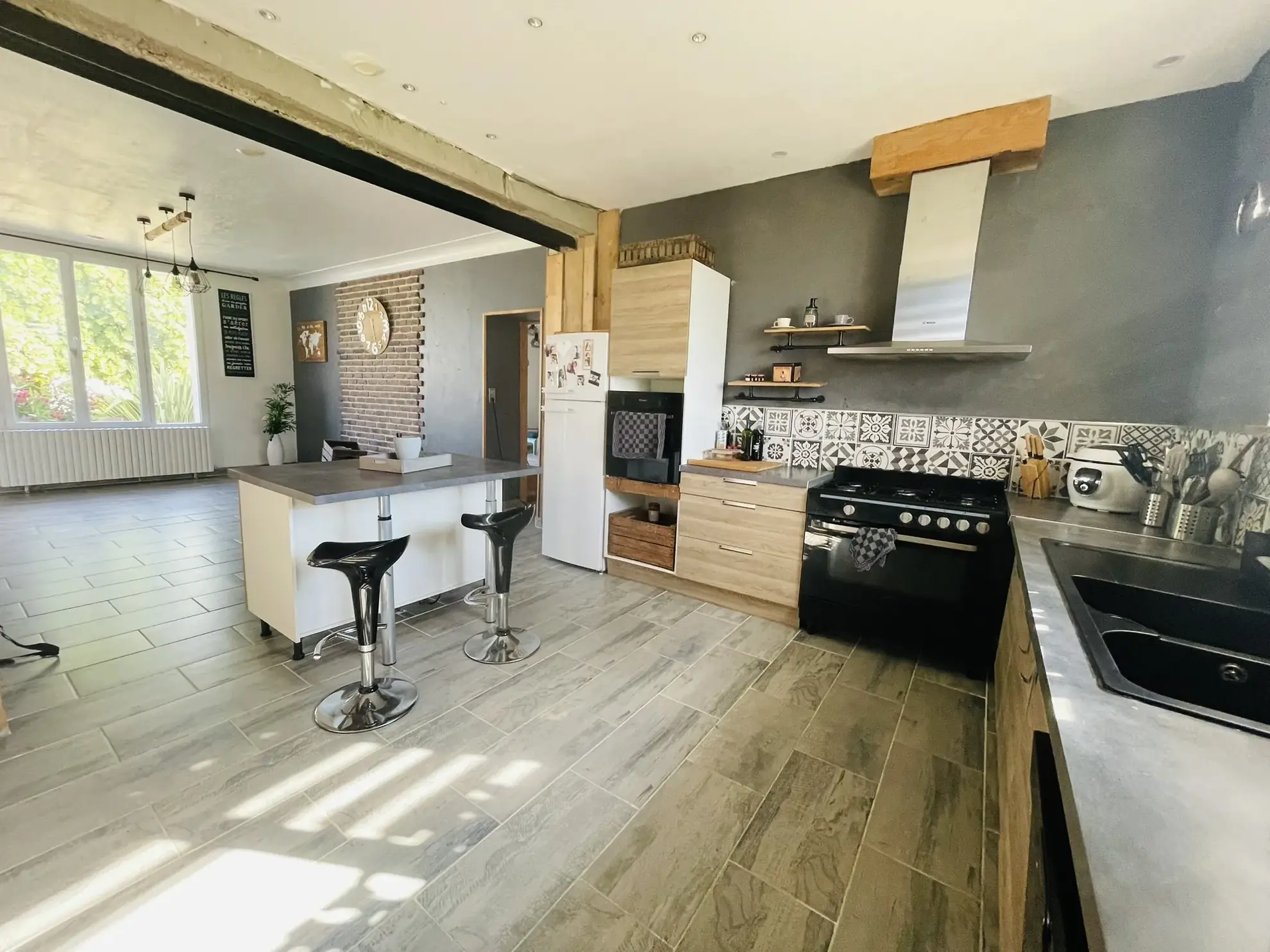 Belle maison familiale avec grand terrain à Cuhon, calme et potentielle extension 