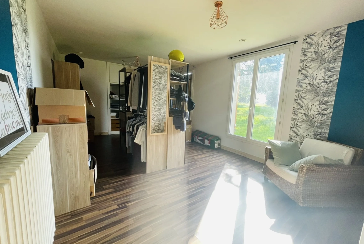 Belle maison familiale avec grand terrain à Cuhon, calme et potentielle extension 