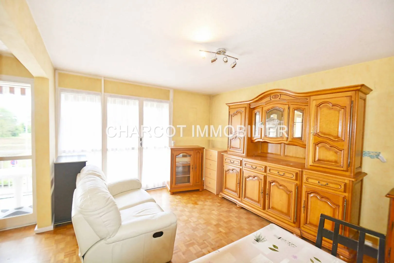 Appartement 3 pièces avec cave, garage et vue dégagée à Sainte-Foy-lès-Lyon 