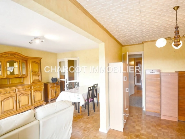Appartement 3 pièces avec cave, garage et vue dégagée à Sainte-Foy-lès-Lyon 